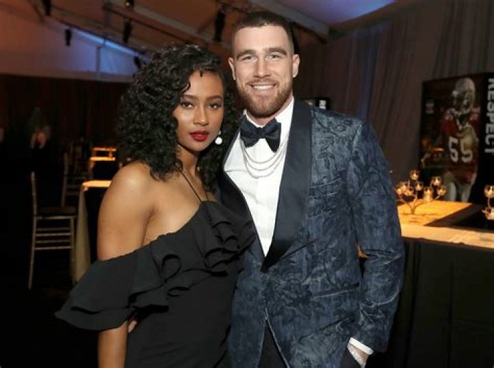 
Cassandra Brett’s Biography : Wee Man’s Previous Relationships 