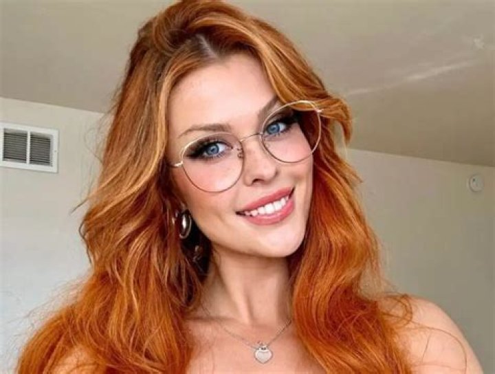 
Chloe Foxxe Height, Weight, Net Worth, Age, Birthday, Wikipedia, Who, Instagram, Biography 