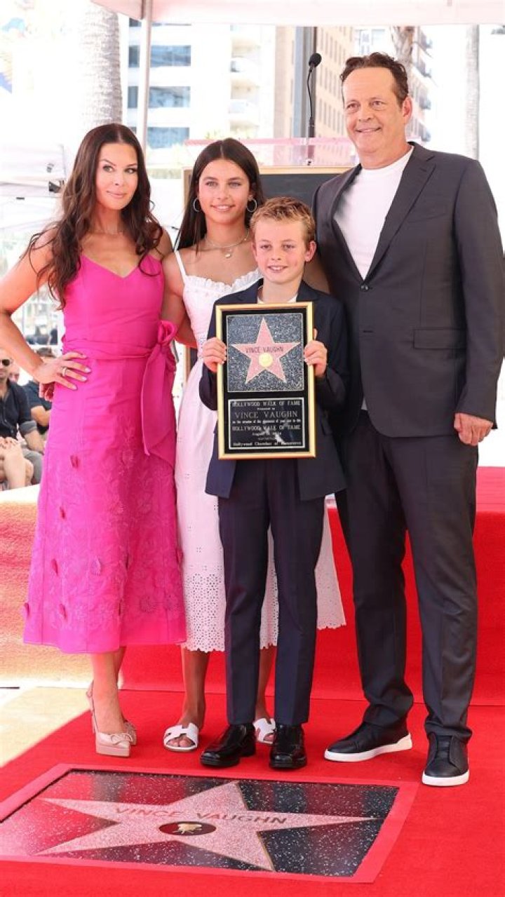 
Daniel Webber’s Net Worth, Family, Height, Girlfriend – Wiki 