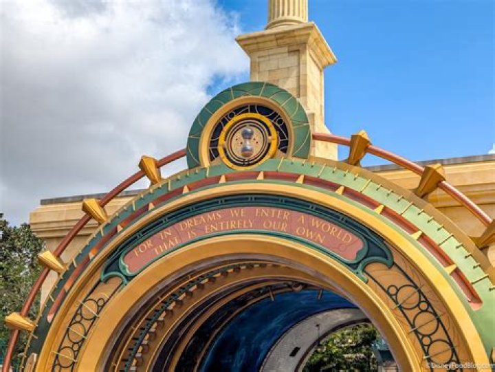 
I opportunity to work at the Ministry of Petroleum but I turn it down – Skit maker, Soso 