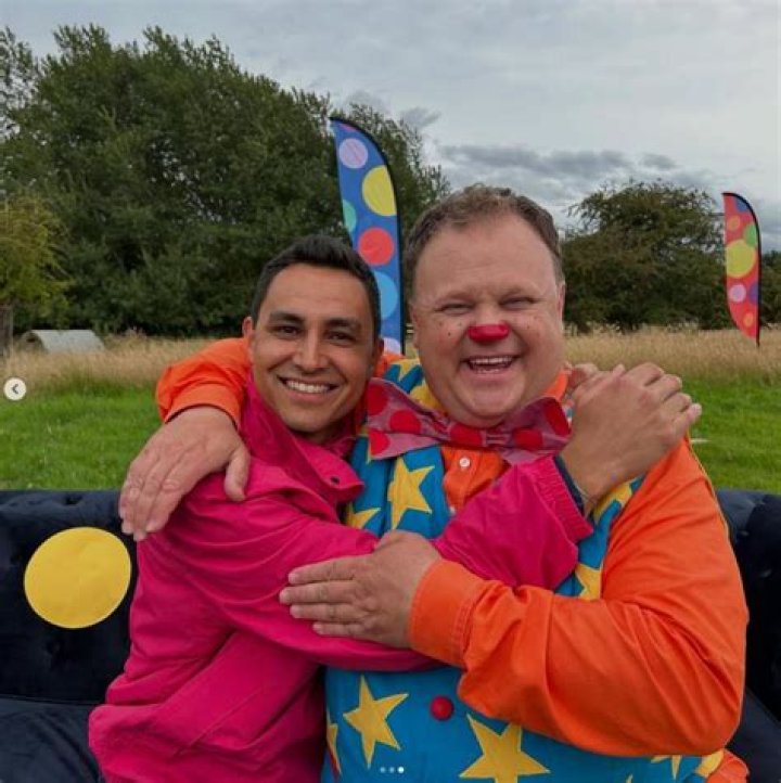 
Is Justin Fletcher Gay? Age, Height, Net Worth 