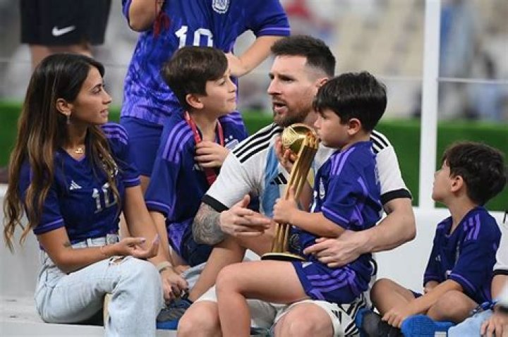Is Messi Wife Related To Maradona? Antonela Roccuzzo Kids And Family