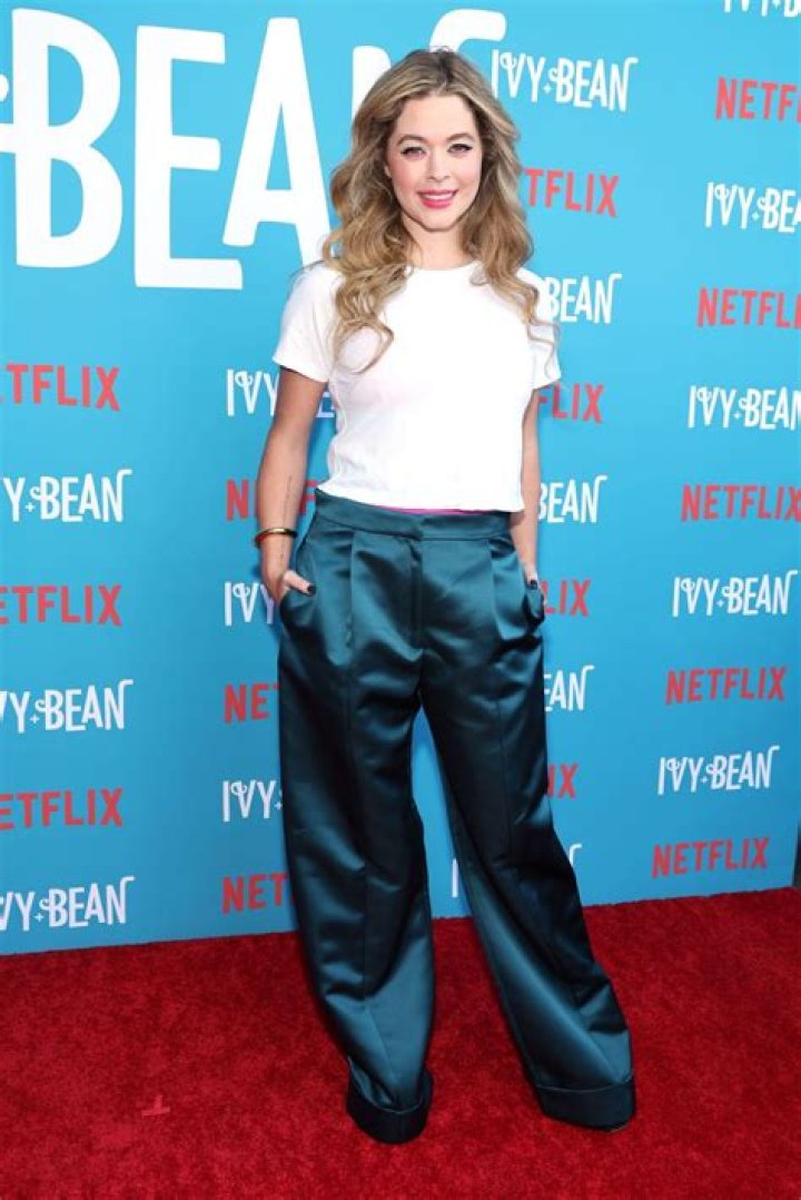 Sasha Pieterse Height, Weight, Net Worth, Age, Birthday, Wikipedia, Who, Nationality, Biography