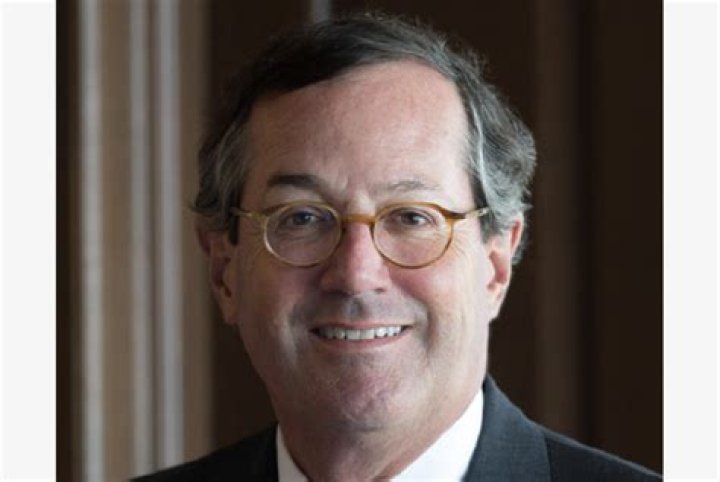 Warren Stephens Height, Weight, Net Worth, Age, Birthday, Wikipedia, Who, Nationality, Biography