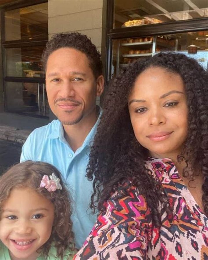 
Who Are Ken And Jayce Douglas? Katie Douglas Parents, Family Ethnicity And Net Worth 