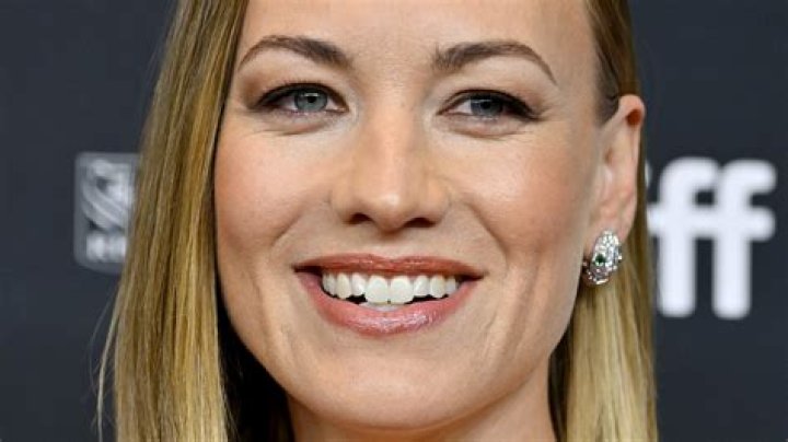 
Yvonne Strahovski Height, Weight, Net Worth, Age, Birthday, Wikipedia, Who, Nationality, Biography 